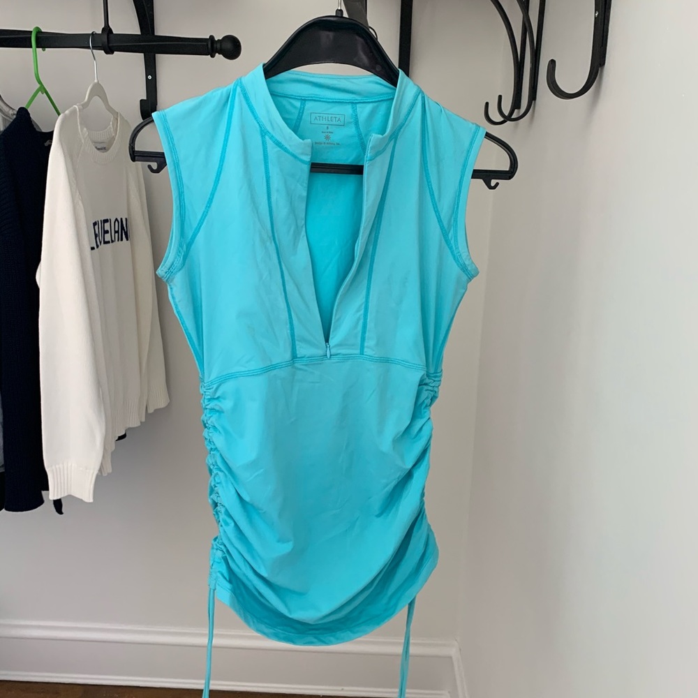 Athleta side scrunch rashguard size small